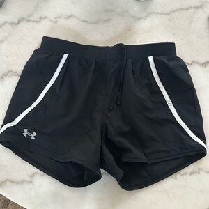 Nwt women’s under armour workout shorts. XS